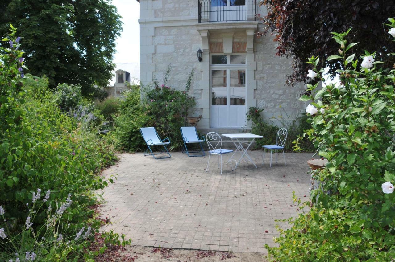 La Terrasse De L'Orangerie Du Chateau - Art Nouveau - Gite 2 Personnes Brain-sur-Allonnes Exterior photo